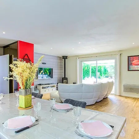 Holiday home Stunning In With Wifi *